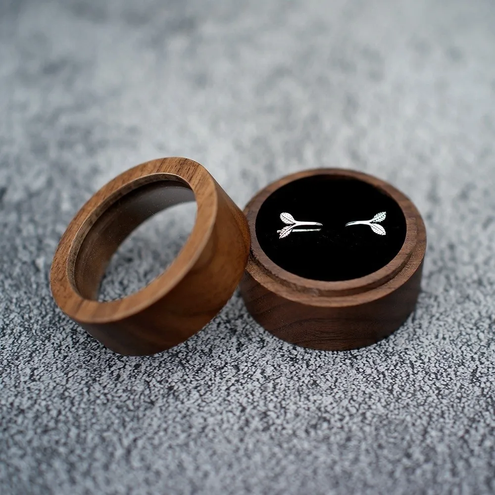 

New Wooden Round Ring Box Transparent Cover Brown Engagement Ring Case Portable Ring Display Boxs Gifts