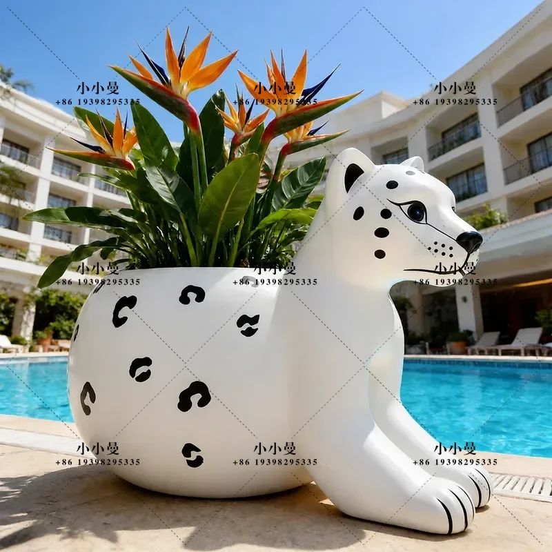 Fiberglass Leopard Shape Flower Pot Cartoon Animal Planter Outdoor Swimming Pool Public Area Art Sculpture for Shopping Mall