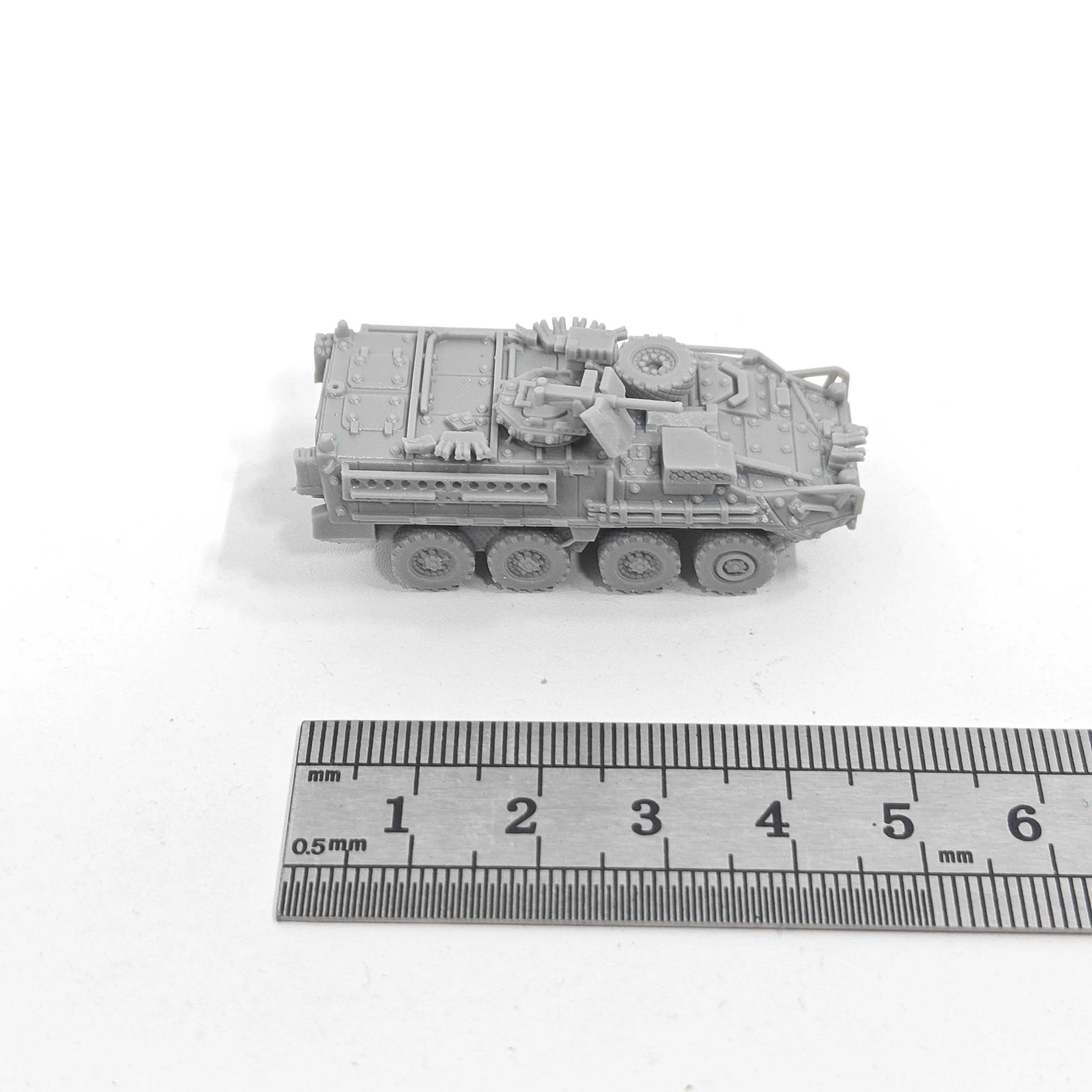 1/144 Scale M1127 Stryker Reconnaissance Vehicle MODEL KIT - Image 3