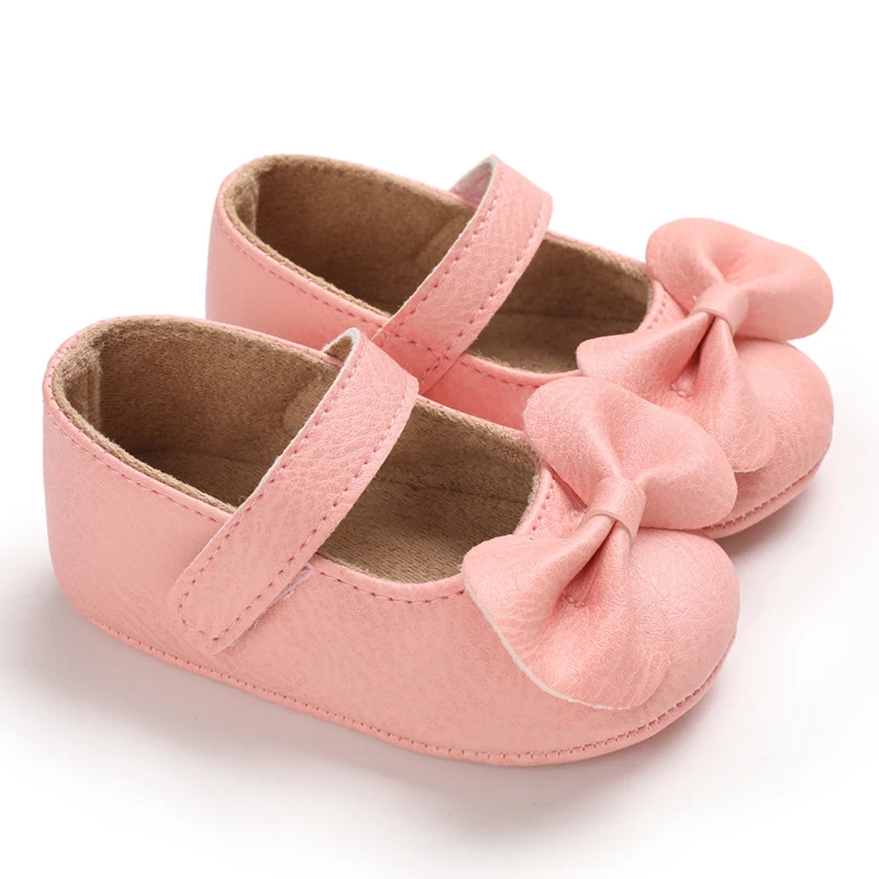 Einfarbige PU-Leder Prinzessinnen-Schuhe mit Schleife und rutschfester Gummisohle für Babys von 0-18 Monaten. – Detail 3