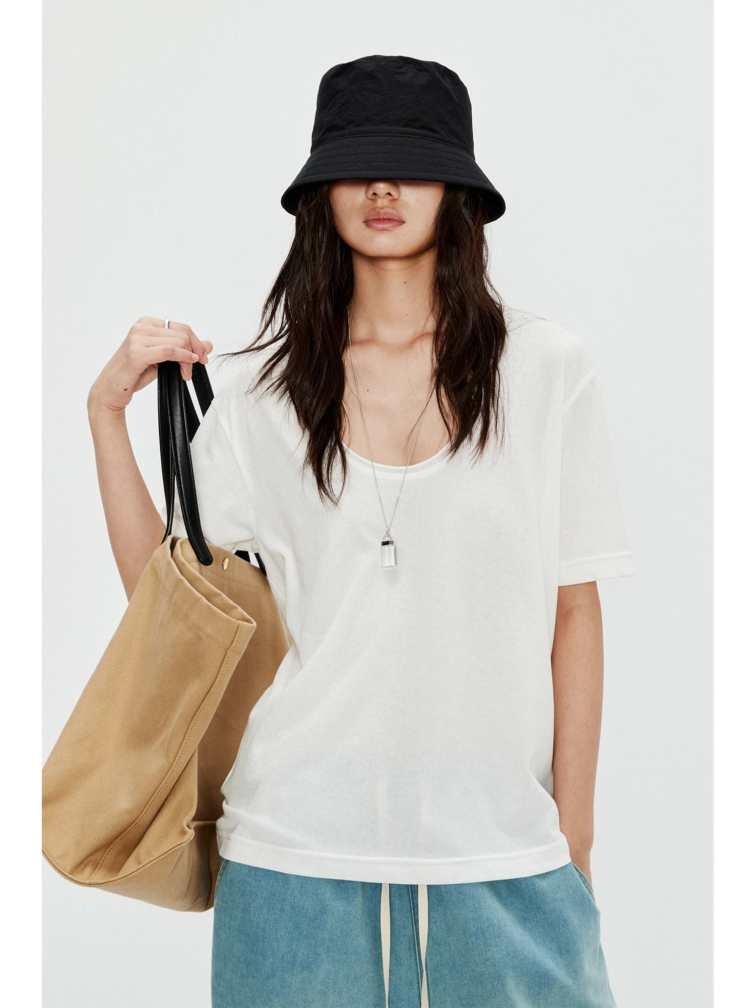 

MRS Studios Легкая хлопковая футболка со снежинками, удобная для кожи, l, овальная, с манжетами, U-Ne, простая футболка ort Sve