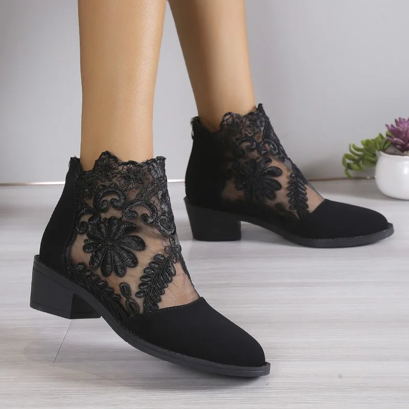 2023 New Women\'s Boots Hollow Lace Embroidery Block Heel Ankle Boots Fashion Pointed Toe Back Zip Pumps Bota Verano Mujer 35-43