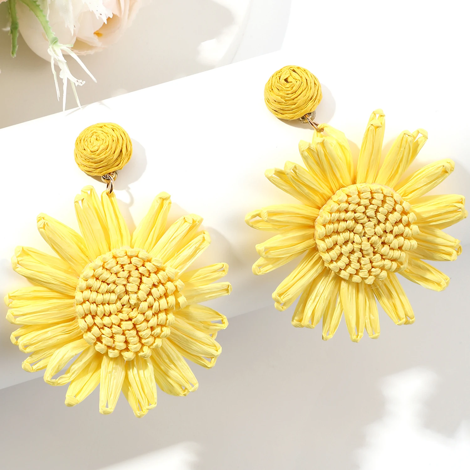 New Handmade Weave Sun Flower Raffia Earrings For Women Girl Rattan Knit Earring Fashion  Holiday Party Jewelry Brincos Gifts