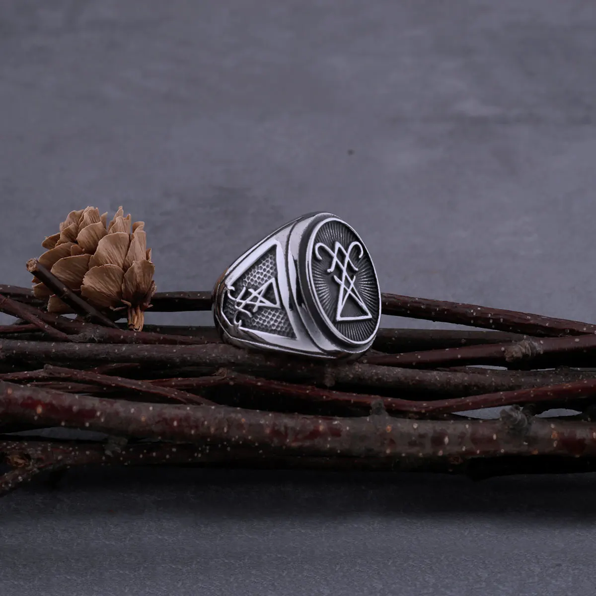 Vintage Stainless Steel Lucifer Ring Mens Gothic Charm Hip Hop Amulet Biker Ring Simple Jewelry Gift Wooden Box Dropshipping