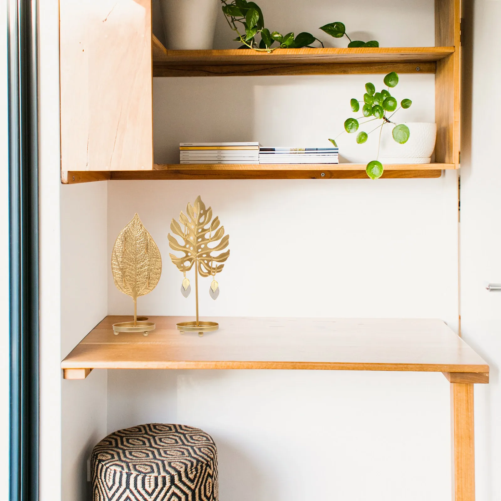 

Набор из 2-х металлических подставок для украшений в европейском стиле, прочные железные настольные органайзеры для демонстрации ожерелий, серег и браслетов