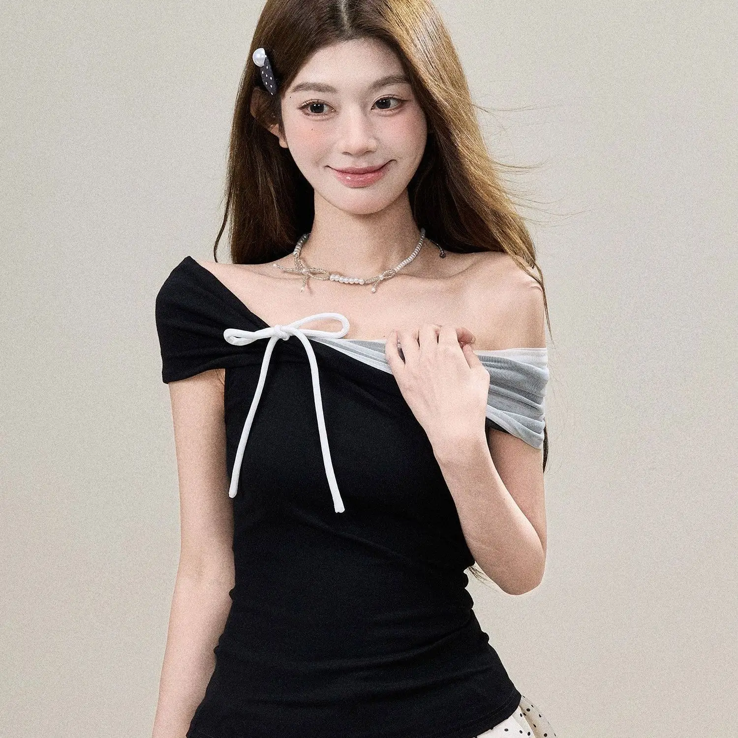 Retro Versatile Spicy Girl Sexy Short Sleeved T-shirt Niche Color Blocking Splicing Off Shoulder Slim Fit Top Women's Clothing