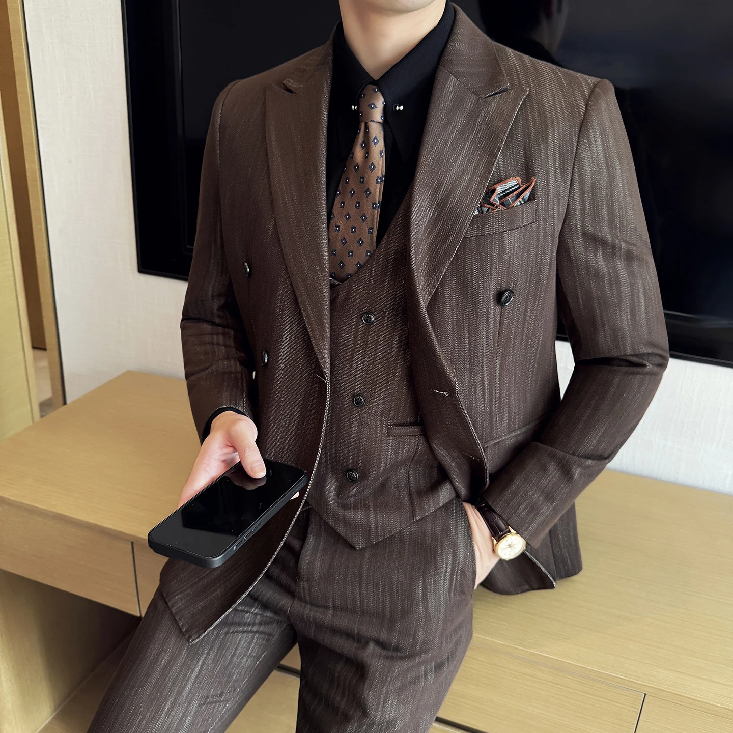 Terno casual de negócios de banquete elegante e elegante masculino de alta qualidade, conjunto de três peças de terno listrado fino estilo coreano