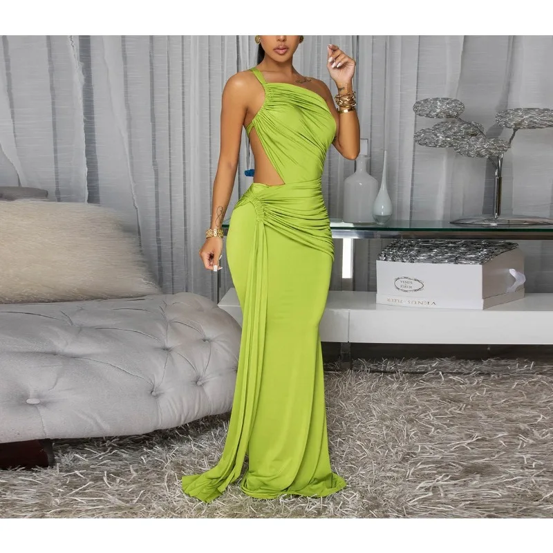 เดรสยาวทรงเข้ารูปสำหรับผู้หญิง ดีไซน์เปิดไหล่ข้างเดียว แต่งระบายช่วงหลัง โชว์หลังเปลือย  สำหรับฤดูร้อน ปี 2025 เหมาะสำหรับงานปาร์ตี้วันเกิด วันหยุดพักผ่อน และใส่ไปเที่ยวคลับ