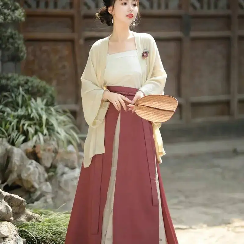 Hanfu women's Song style short shirt with improved suspender and three pleated skirt, daily commuting with Han elements