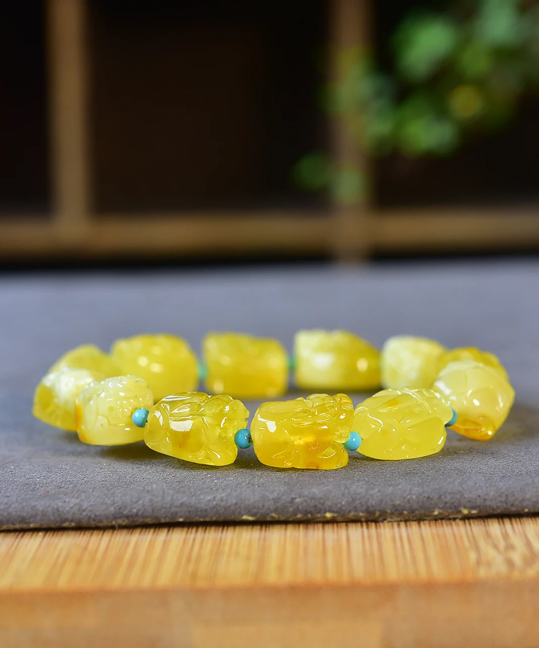 Natural Yellow Amber Pi Xiu Bracelet 10.5x14.3mm Gemstone Women Men Healing Stretch Amber Jewelry AAAAAA