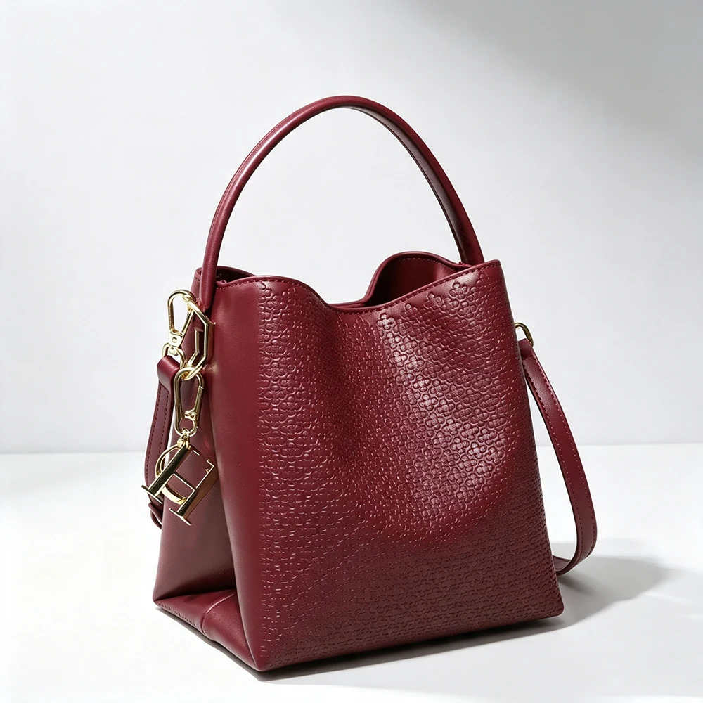 Luxury Desginer Tote Bag 2026 New Trendy Women Handbag Retro Classic Embossed Bucket Bag Simple Versatile Crossbody Shoulder Bag