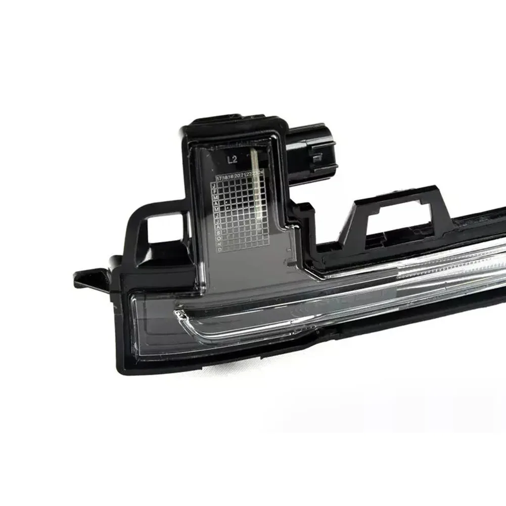 Левая лампа водителя 20*8*6 см, поворотник, левый водитель, напряжение 12 В, АБС-материал, антикоррозийное, недеформирующееся освещение автомобиля