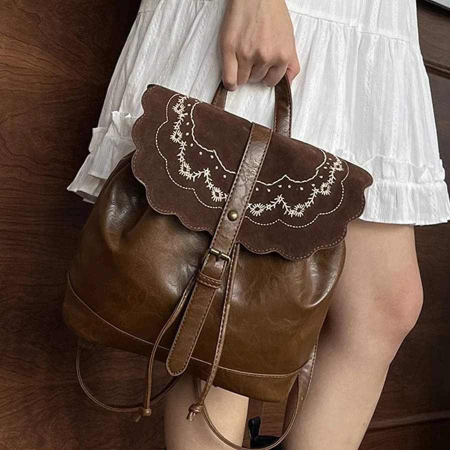 

Осенний новый стиль: ретро-рюкзак с большой вышивкой, сумка через плечо с откидной крышкой для женщин, модный студенческий ранец для повседневной носки и поездок на работу