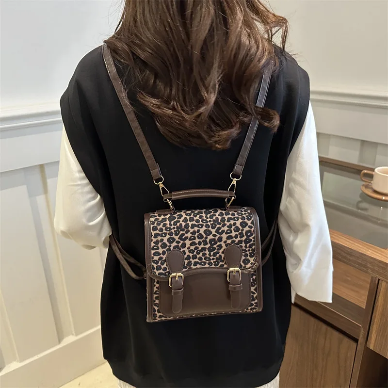 2025 summer new style niche and simple unique texture and personality backpack stylish and fashionable women's backpack