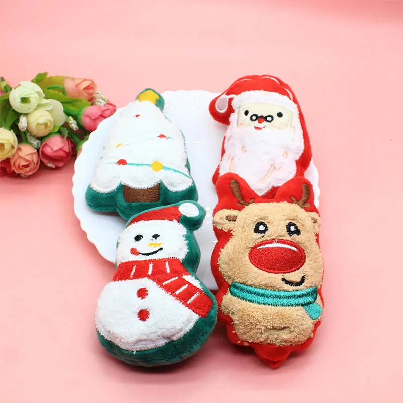 4 Stück Cartoon-Plüsch-Weihnachtsdekorationen – niedliche Schneemann-, Weihnachtsmann- und Rentier-Haarband-, Hut- und Taschen-Dekorationsaufnäher – Detail 1