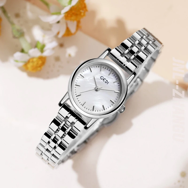 

Women's Elegant Retro Silver Watch Waterproof Stainless Steel Band Alloy Case with Small Chain Fashionable Style