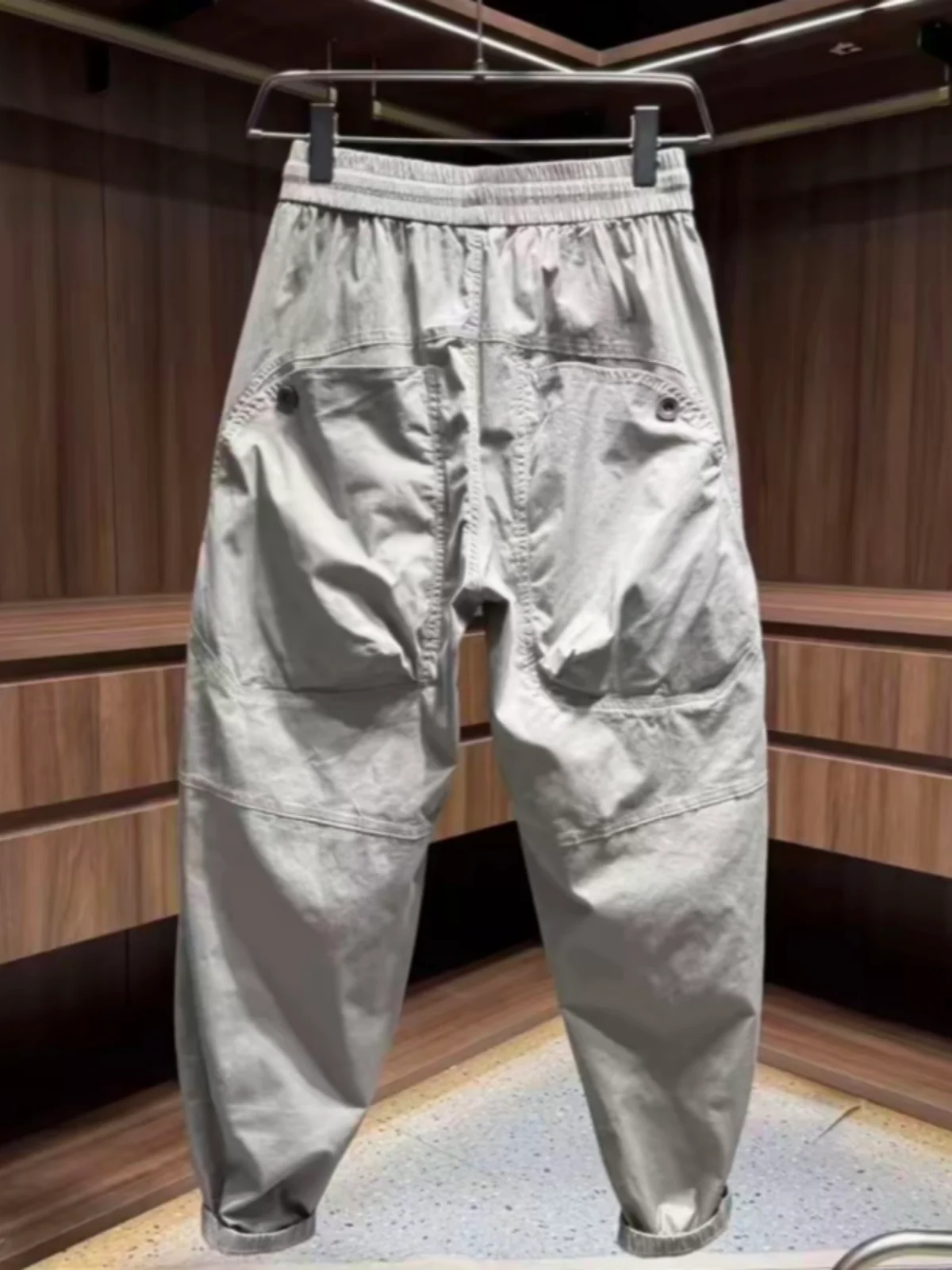 

Мужские модные повседневные брюки, осенний сезон, свободные брюки Harlan Sle, с лоскутным шитьем и ножом, рабочая одежда, свободная и брюки...