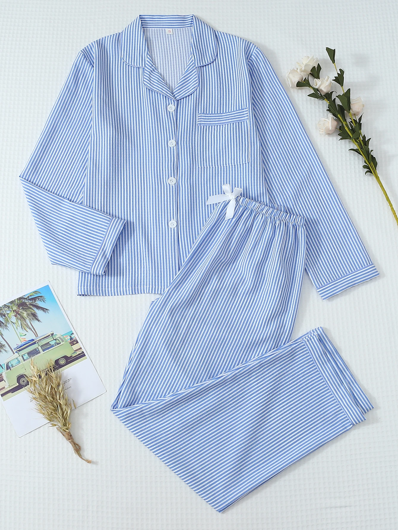 Two-Piece Autumn and Winter Women's Blue and White Striped Printed Pajama Set, Long-Sleeved Button-Down Lapel Top and Long Pants, Casual Sleepwear Loungewear Set Suitable for Home Use
