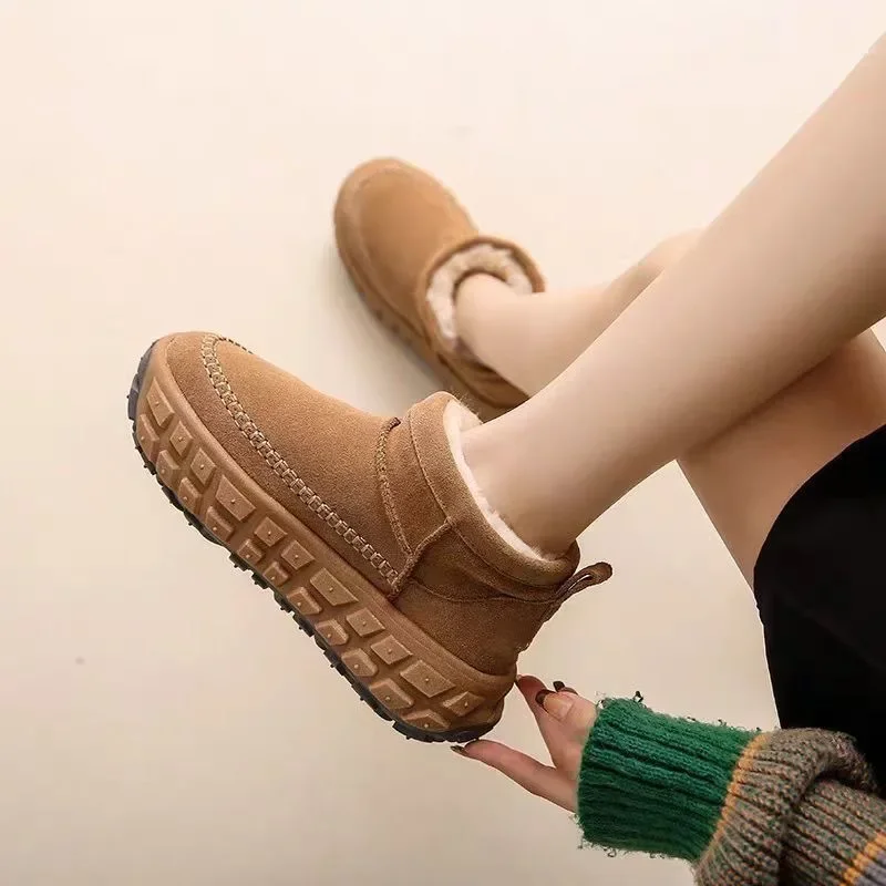 أحذية ثلج بنعل سميك للنساء، أنبوب قصير شتوي جديد منخفض القطع مع أحذية قطنية دافئة وسميكة