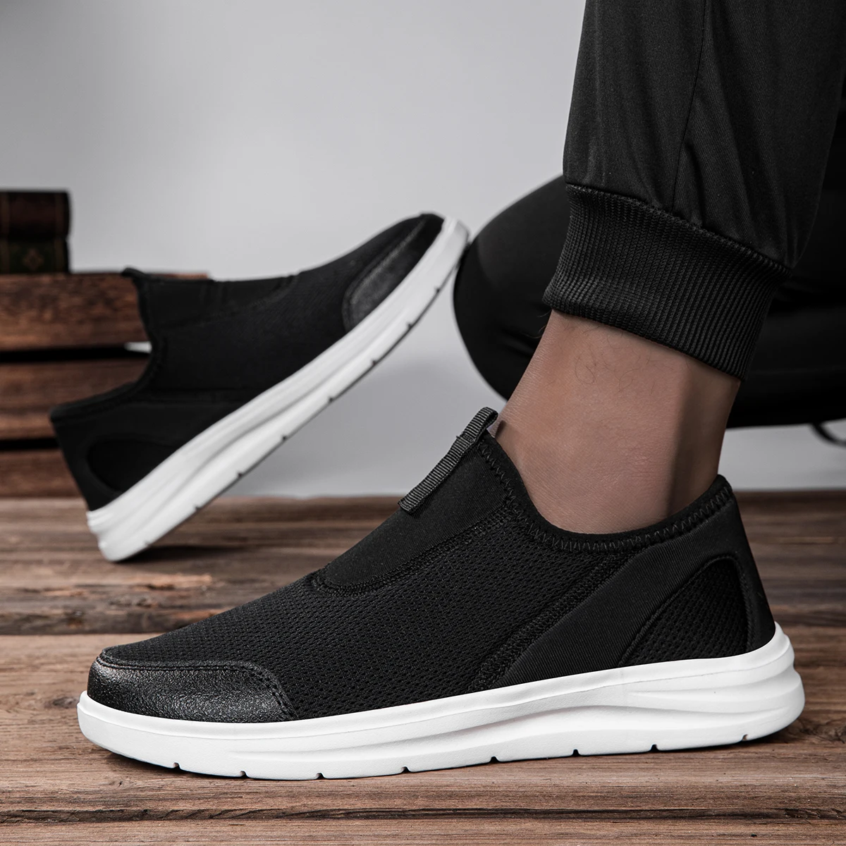 New men's and women's casual shoes, home shoes, couple shoes, flat shoes, walking shoes, anti-slip, lightweight and breathable