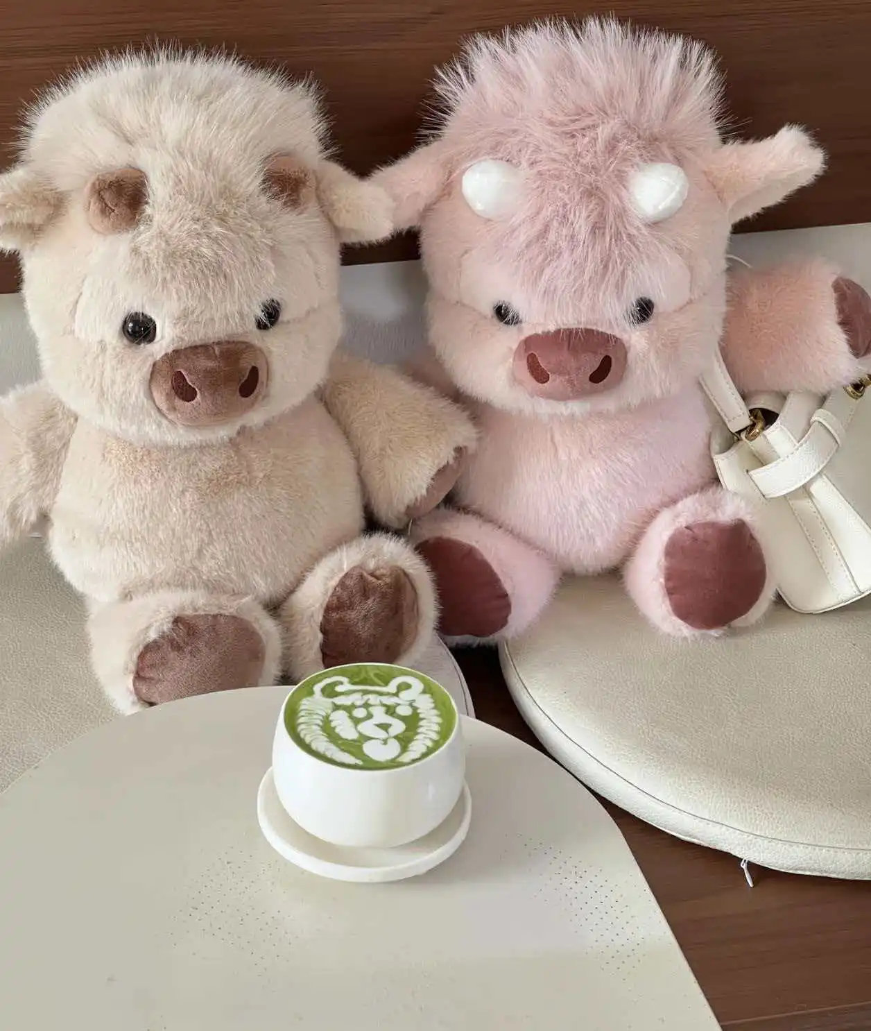Adorable Peluche de Ganado Highland de 45 cm, Vaca de Peluche Abrazable Hecha con Tela Suave de Primera Calidad, Compañero Reconfortante, Regalos Adorables