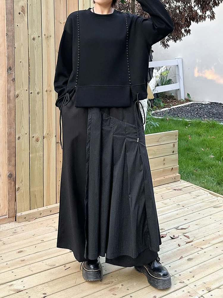 [EAM] Black Topstitched Big Size Casual Sweatshirt New Round Neck Long Sleeve Women Fashion Tide Spring Autumn 2026 1DK0315