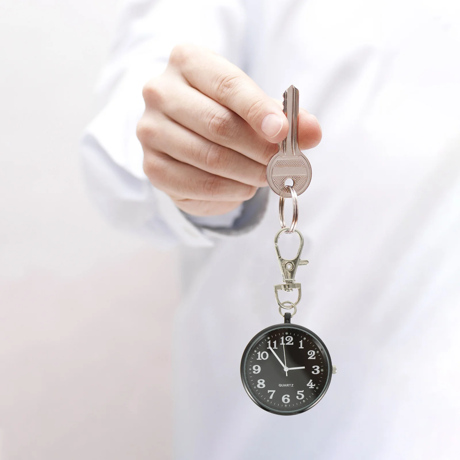 

1Pcs Stylish Quartz Pocket Watch Keyring Vintage Alloy Pendant Watch for Nurses Doctors Medical Uniform Accessory
