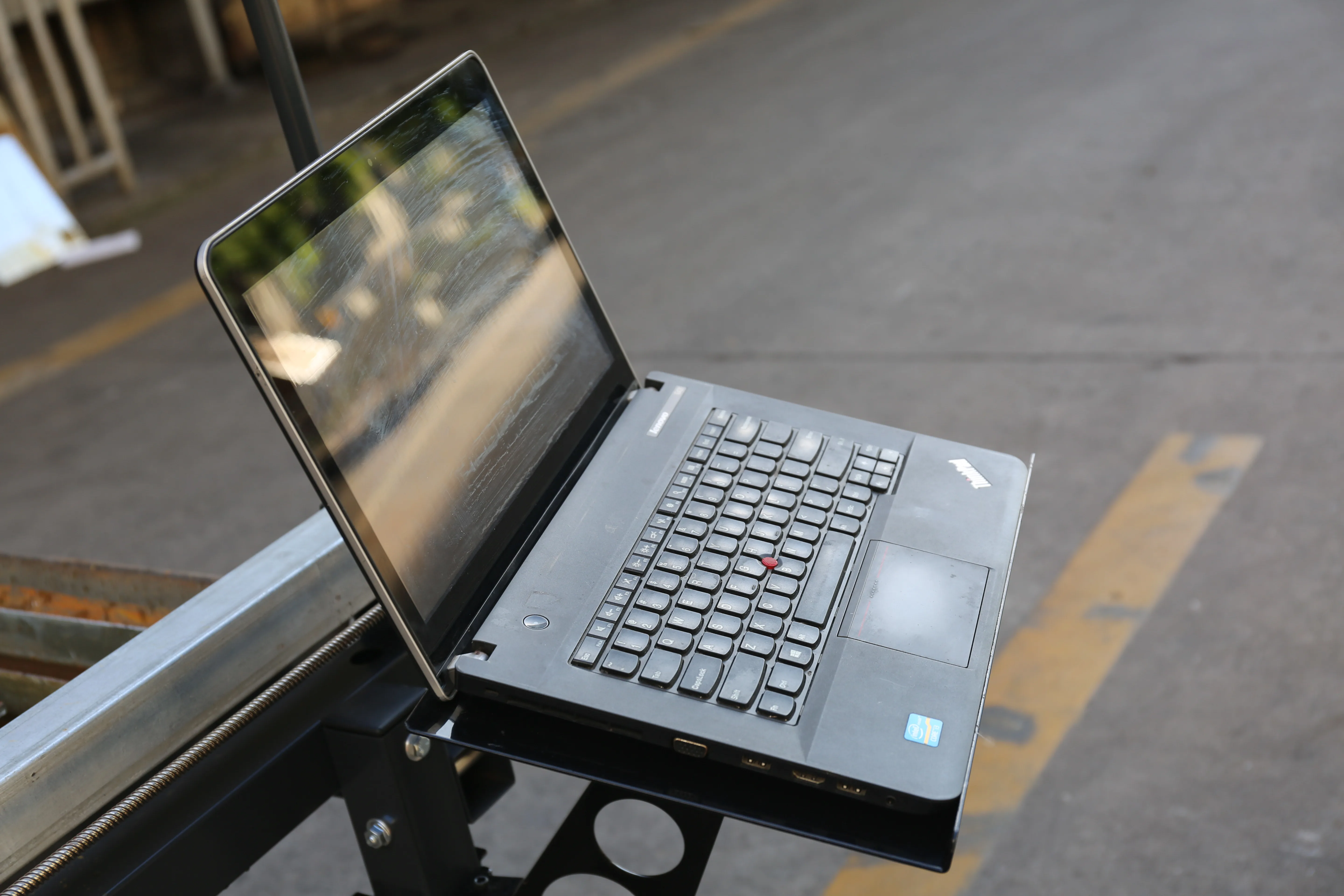 Lotos 2021 جديد آلة قطع البلازما باستخدام الحاسب الآلي الصلب المعدني/قاطع البلازما المحمول St2200 قطع البلازما باستخدام الحاسب الآلي 60 مللي متر