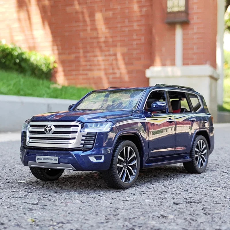 1:24 Simulatie Toyota Land Cruiser LC300 Legering Model Auto Geluid En Licht Trek Speelgoed Off-Road Collectie Ornament voertuig
