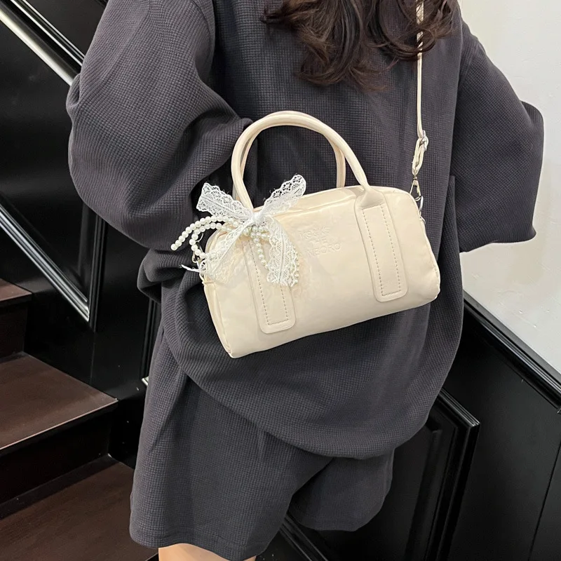 

2025 Spring Elegant Pillow Bag for Women Unique Shoulder Crossbody Purse Stylish Commuter Tote Fashionable Minimalist