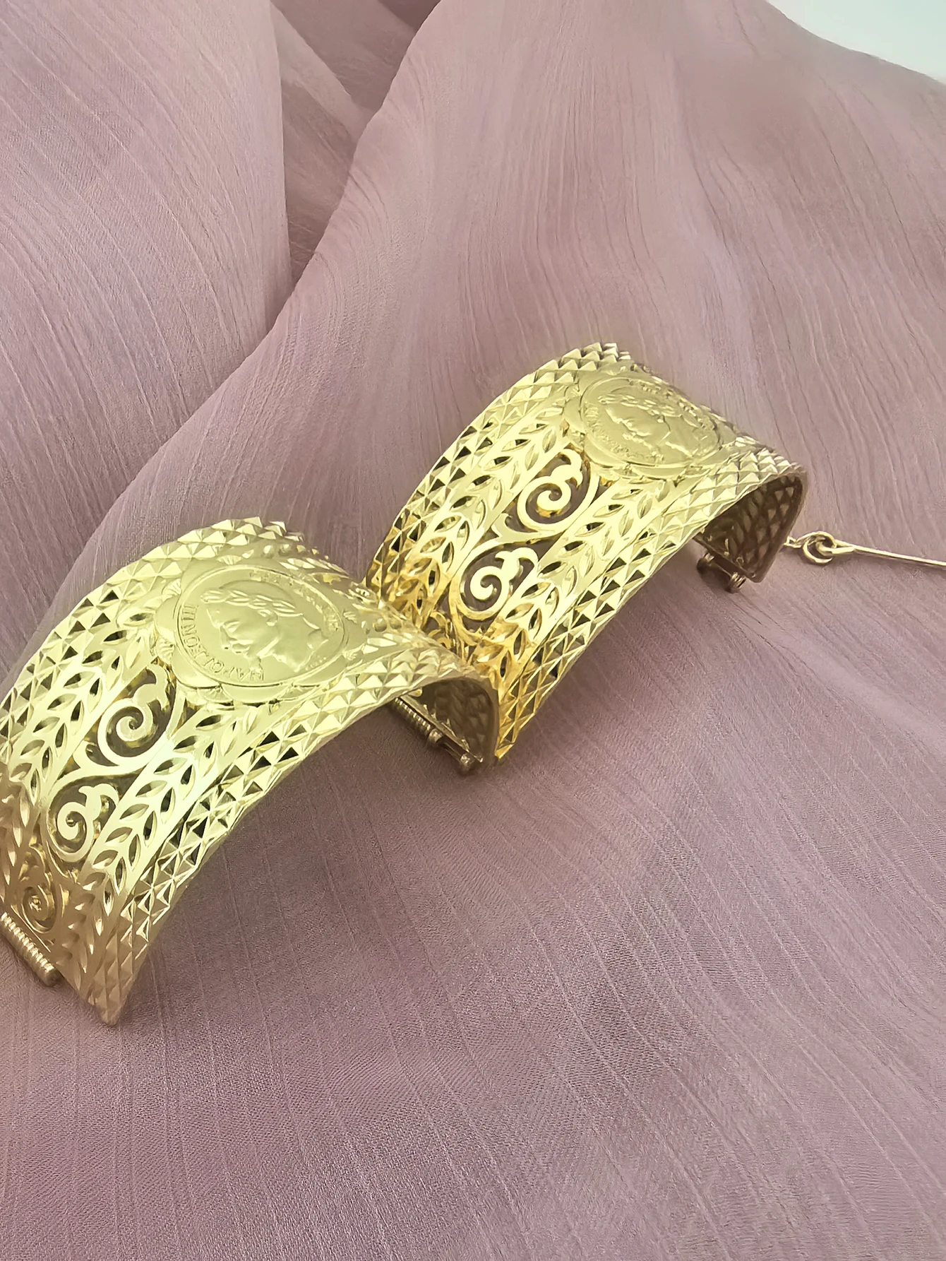 A Finely Engraved Alloy Bracelet Napoléon Figurines Alloy Bangle Bridal Jewelry Can Be Opened image 3