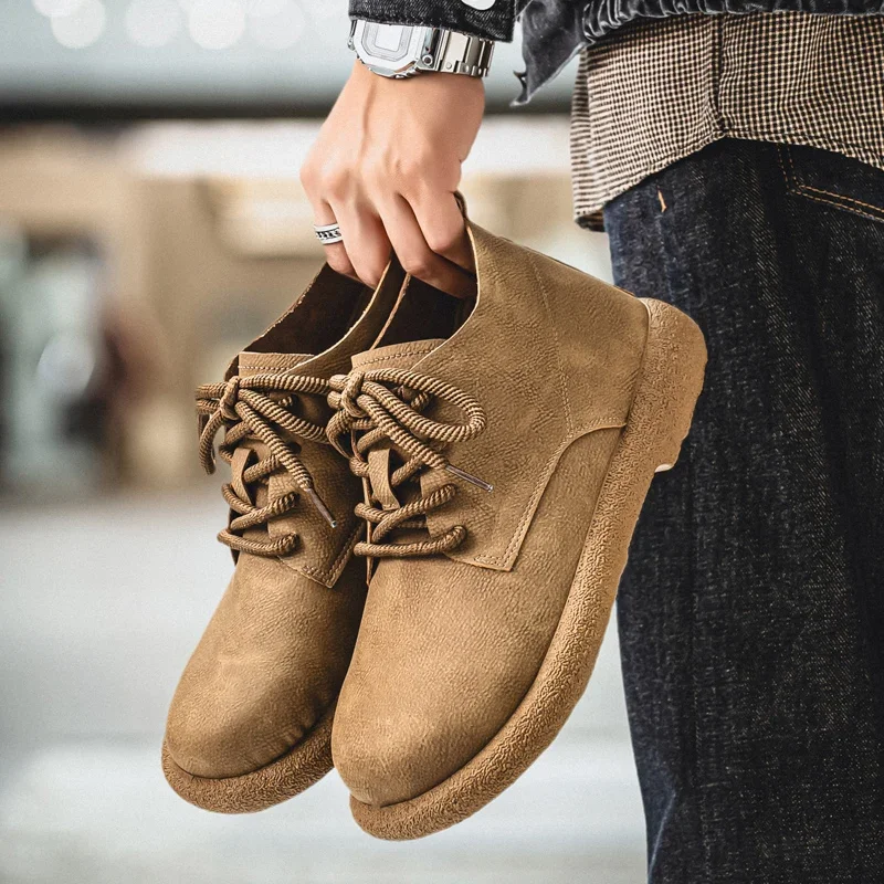 

Мужская повседневная обувь. Удобная мужская кожаная повседневная обувь в стиле ретро. Мужские модные ботинки на плоской подошве в стиле ретро для мужской обуви.