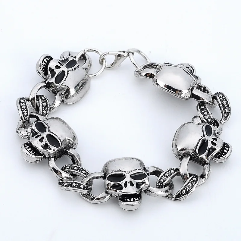 Hot selling men's alloy bracelets in Europe and America, domineering skull head men's bracelets, bracelets, and accessories