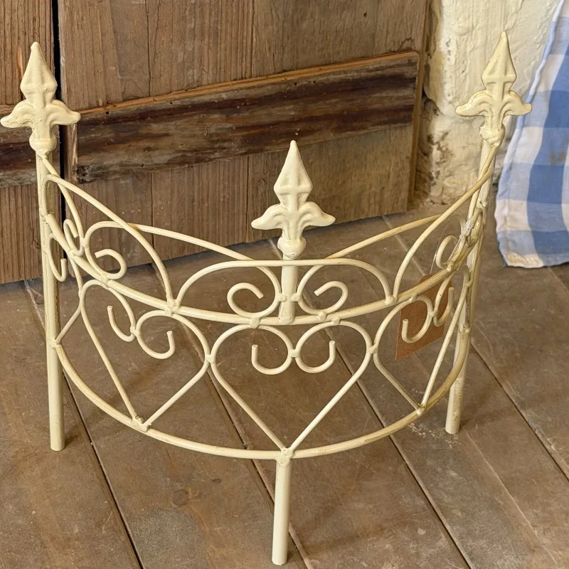 Half Round Spear Garden Fence Vintage Metal Trellis for Climbing Plants Rustic Border Edging for Flower Bed Iron Lawn Separator