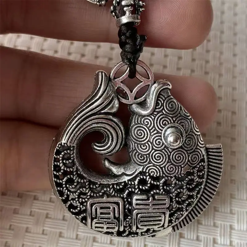 Free Delivery Elaborate Miao Silver Handmade Hollow Out Lucky Wealth “Fish” Pendant Ornaments Metal Handicrafts Decorate