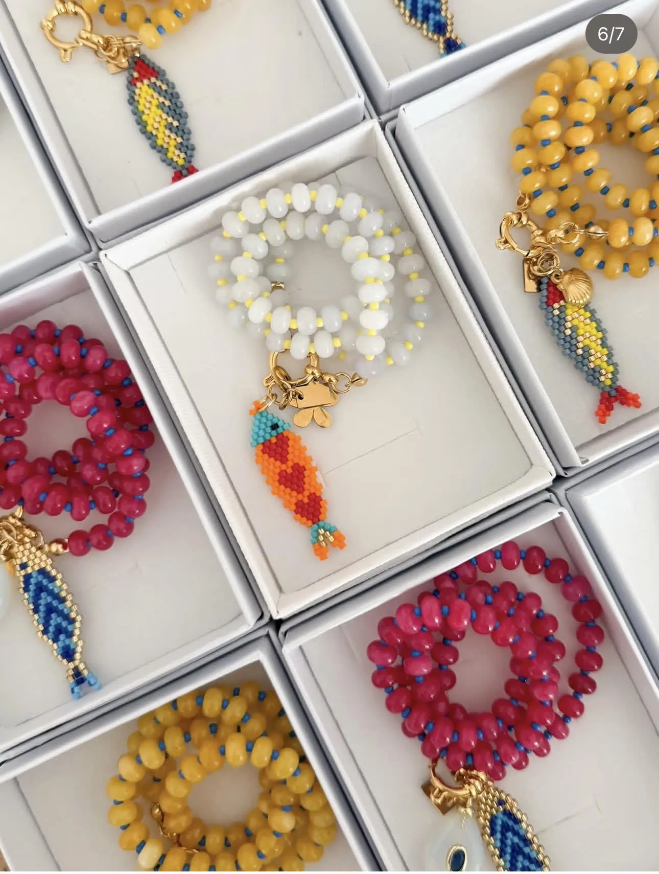 Bohemian Ocean Series Hand-Woven Colorful Fish Pendant Elegant and Grand Natural Stone Beaded Necklace for Girl Go to Beach