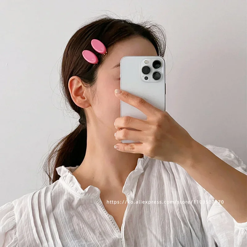 Korean blogger Fever\'s oval small hair clip with French style bangs clip and duckbill clip on the side Versatile temperament