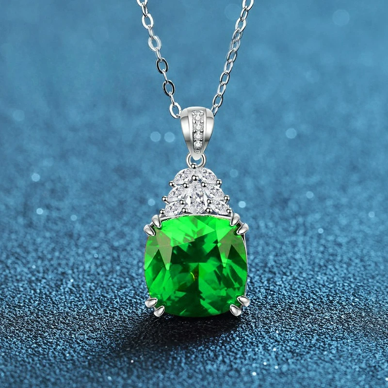 

PT950 Platinum Artificially Cultivated Gemstone Necklace for Women with Full Diamond Design, Green Nano Ruby Pendant, 6-Carat