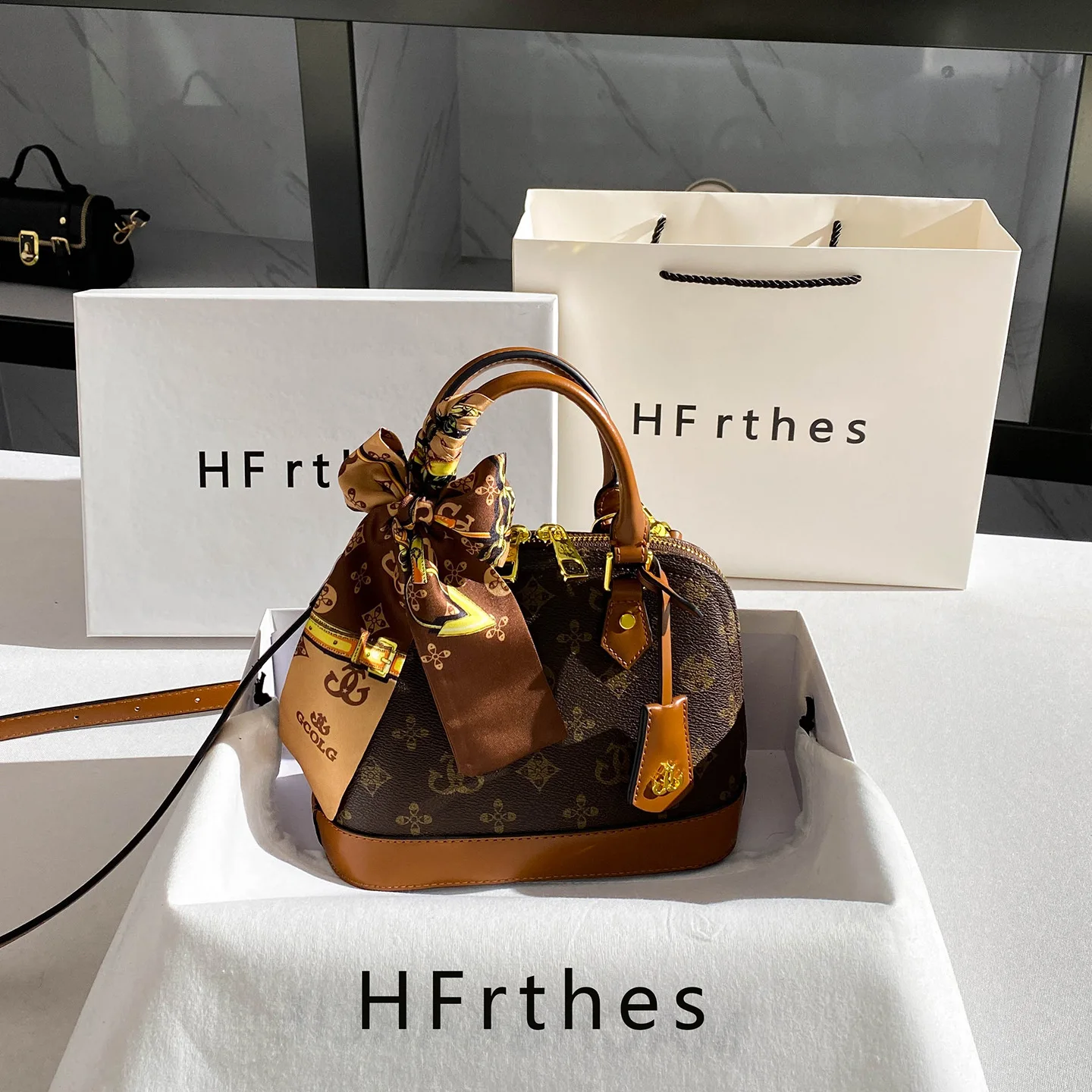 

Luxury Textured Retro Diaper Bag For Women Chic Crossbody Handbag Unique Designer Leather Messenger Purse And Shoulder Tote