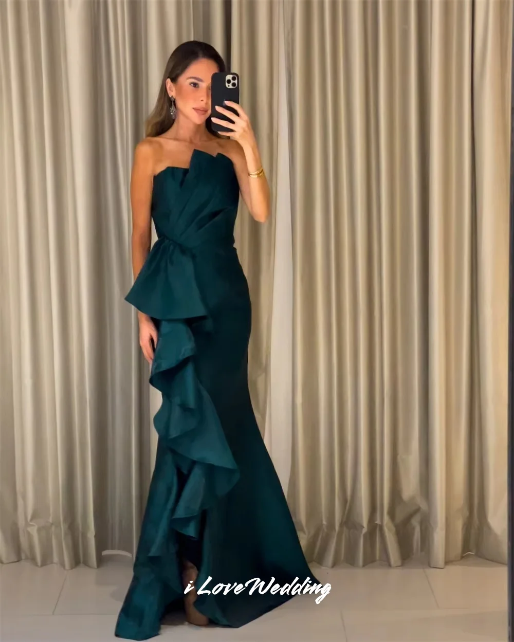 Trägerloses Abendkleid 2025, ärmellos, plissiert, rückenfrei, Meerjungfrau, seitlich geschlitzt, Rüschen, bodenlang, Hochzeitskleid, individuell gestaltet