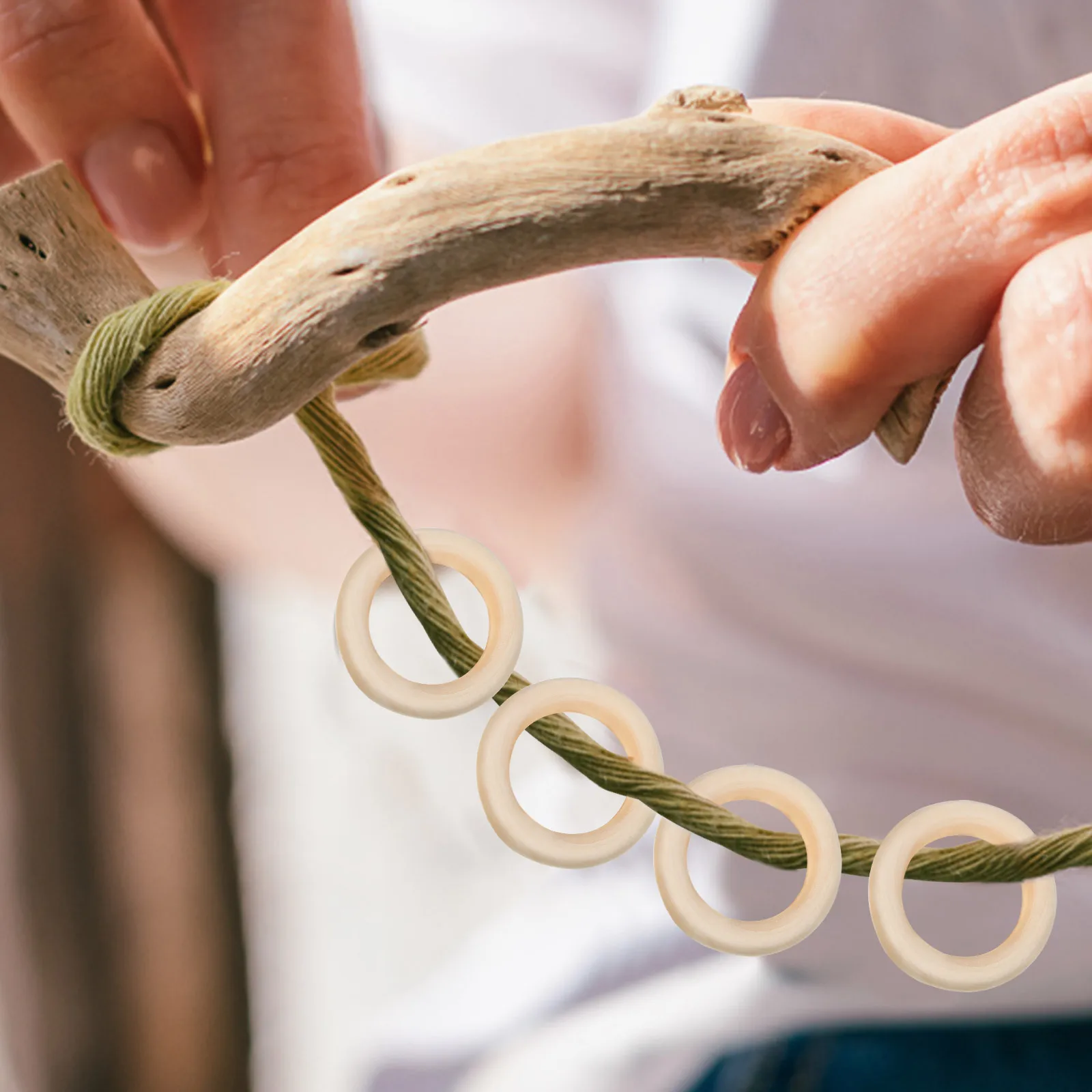 

80Pcs Solid Wood Rings Unfinished Natural Wood 34Mm Macrame DIY Craft Supplies Pendant Connectors Blank Ring Making Kit