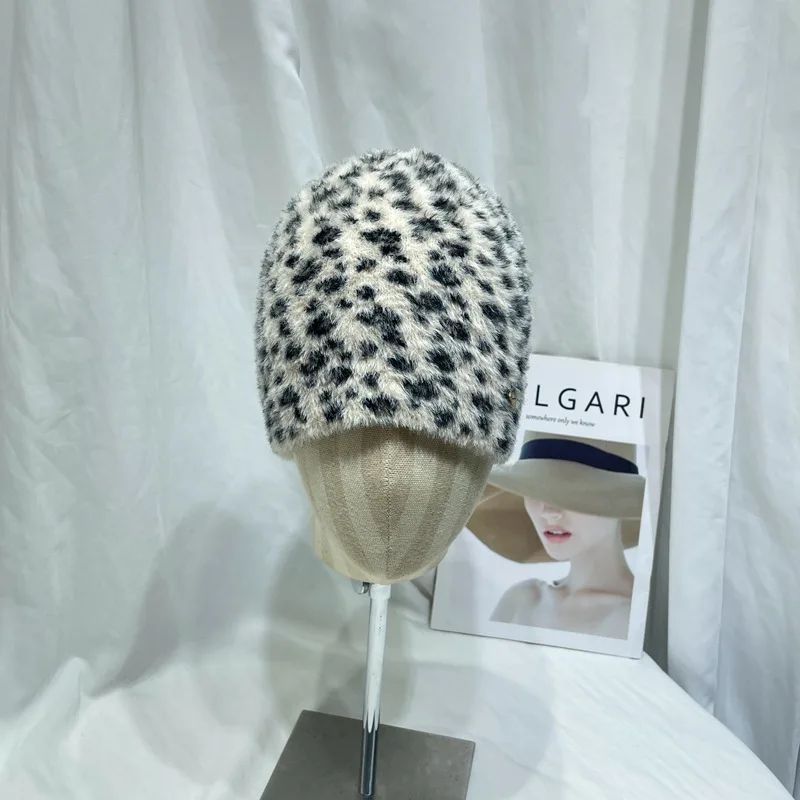 الأمريكية الرجعية ليوبارد طباعة أفخم البلوز محبوك قبعة المرأة الخريف والشتاء لينة عادية الدافئة سدادات حماية الأذن الجمجمة قبعة قبعة