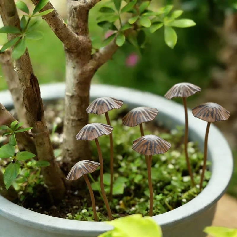 1/5/6/8/10 Pcs: Retro Mushroom Metal Decorative Garden Stakes Perfect for Outdoor Spring Decor and Adding Fun to Your Garden