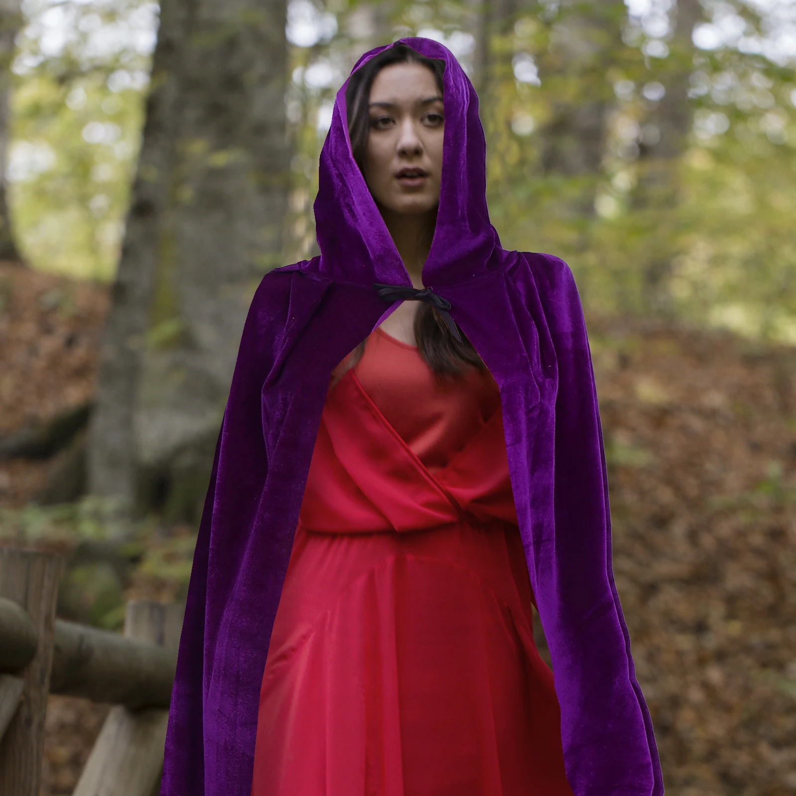 

1Pcs Halloween Cosplay Cloak Premium Hooded Cape Party Costume Cape for Stage Use and Halloween Dress Performance Costume