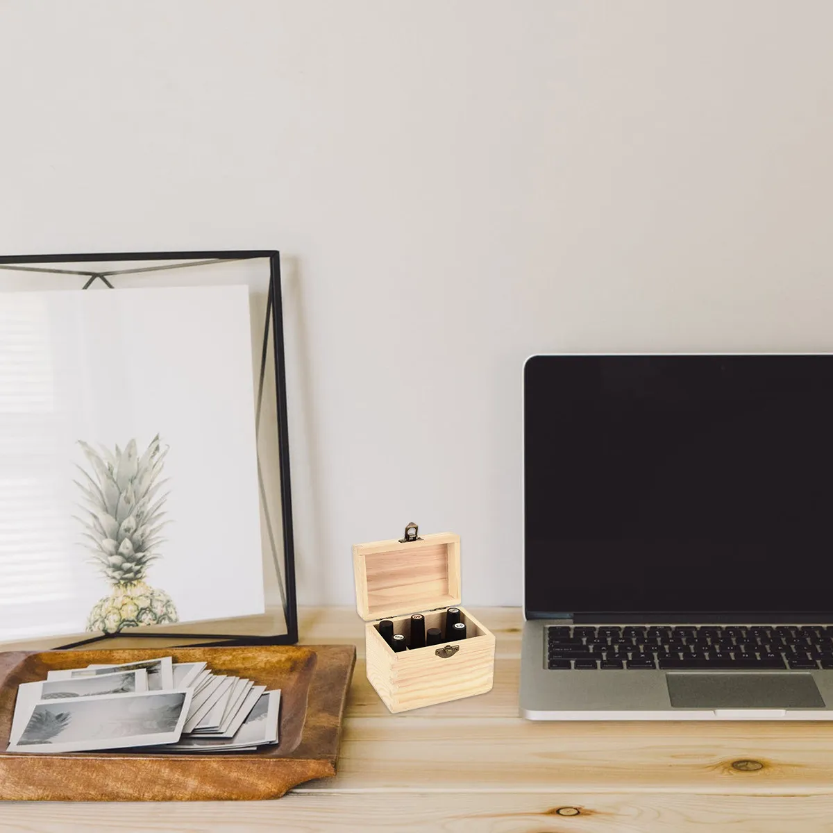 

1Pcs Premium Wooden Essential Oil Storage Case with 6 Compartments Bottle Holder for Kit Container