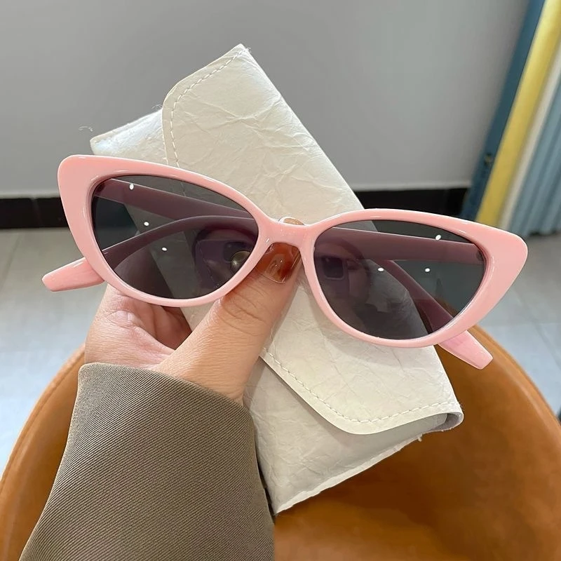 

Women Small Frame Cat Eye Sunglasses Trendy Retro UV400 Goggle Shades Eyewear Men Women Luxury Design Outdoor Sun Glasses