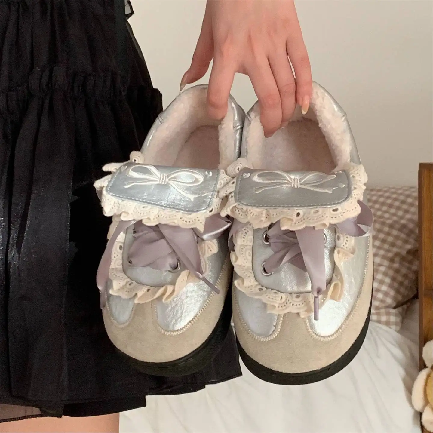 Autumn and Winter Japanese Lolita Thermal Women's Shoes, Sweet Kawaii Lace Bow Soft Flats Non-slip Fleece Inner Outdoor Sneakers