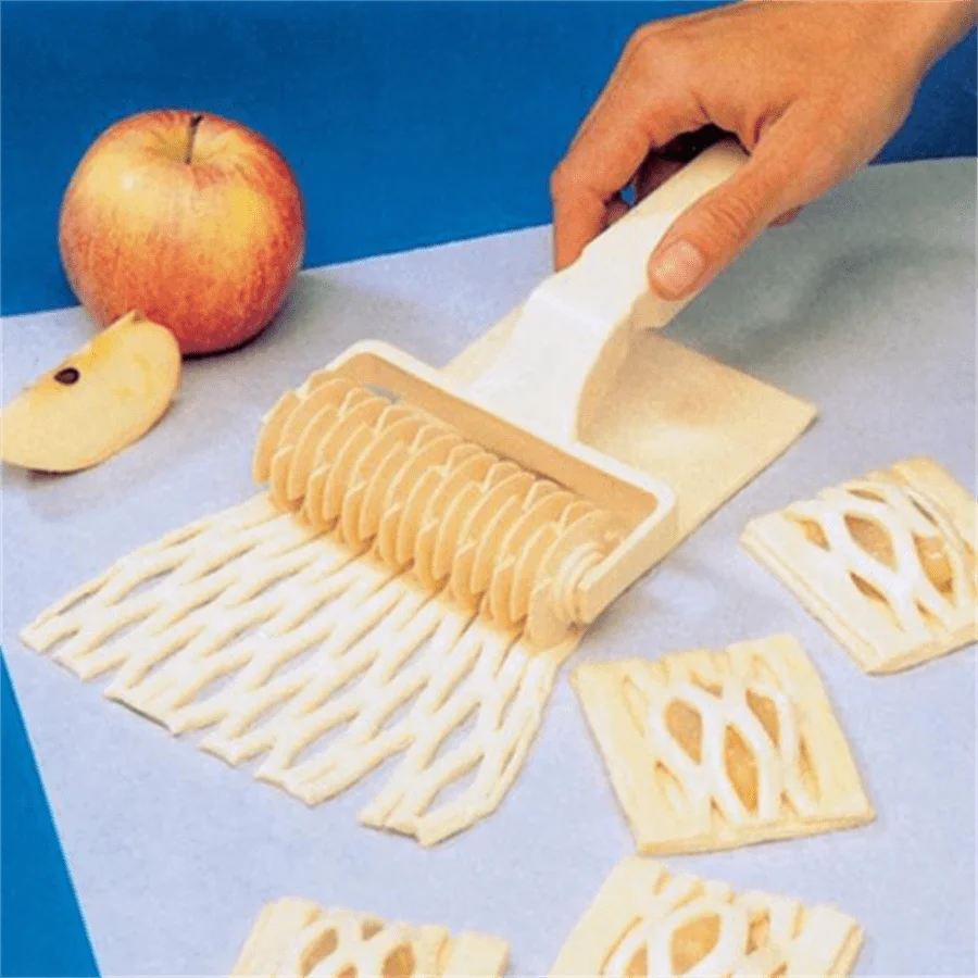 1pc Durable Pizza Rolling Cutter with Comfort Grip for Slicing Pizza Pastry Baking Must Have