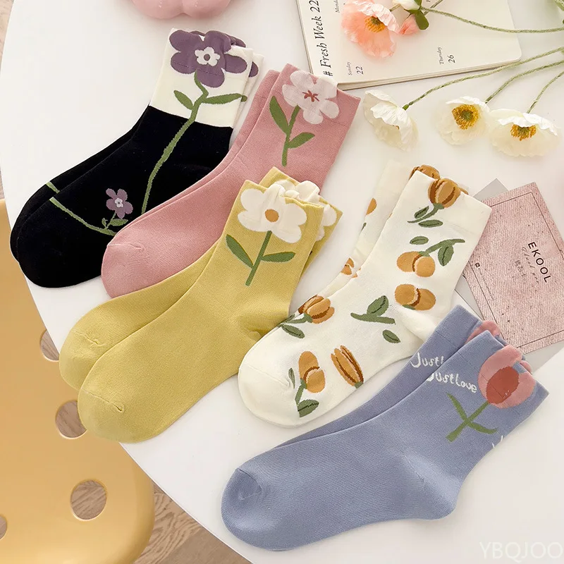 

5 Pairs Women Flower Patterned Mid Tube Socks Fashionable Versatile Cute That Are Soft Comfortable Breathable Casual Socks