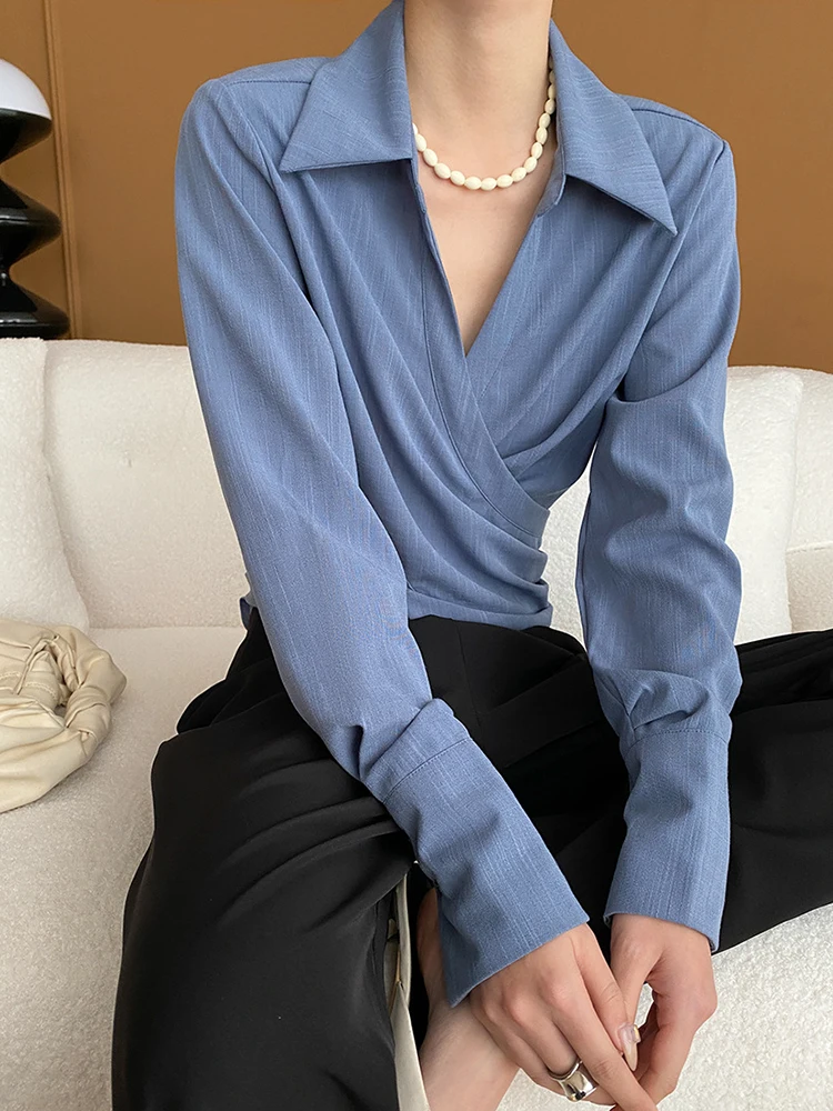 [EAM] Women Blue Corss Irregular Big Size Elegant Blouse New V-Neck Long Sleeve Shirt Fashion Tide Spring Autumn 2024 1DH7133